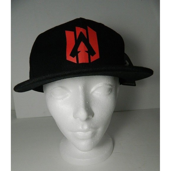 Three In Cap Adjustable Snapback Black with Red & Black Symbol NWT OSFA - Picture 2 of 8